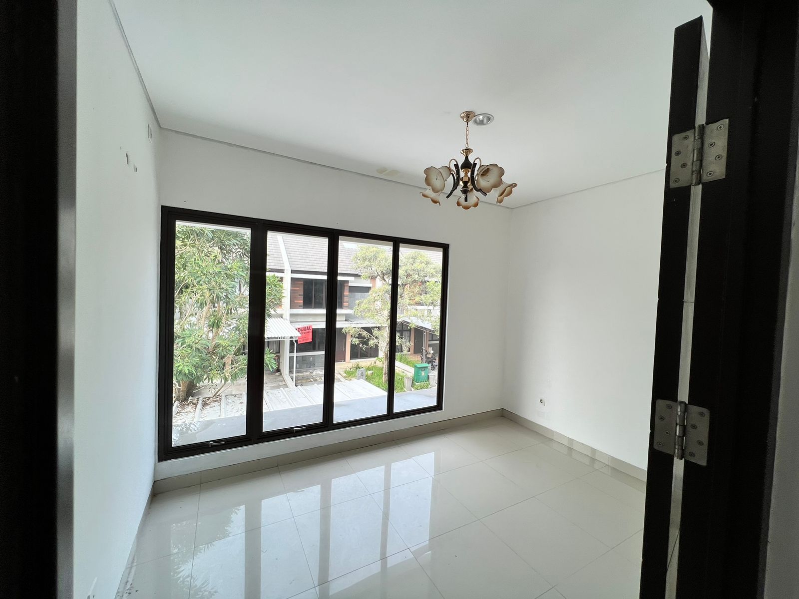 Rumah Dijual di Cluster Cosmo Lippo Cikarang